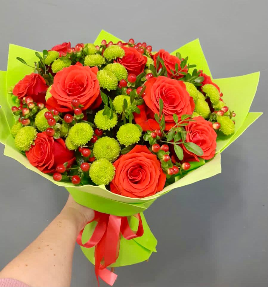 Букет цветов из: Хризантемы и Розы в Пролетарском Белгородской области