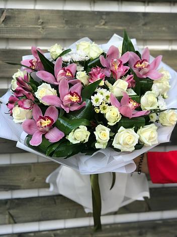 Букет цветов из: Розы и Хризантемы в Пролетарском Белгородской области