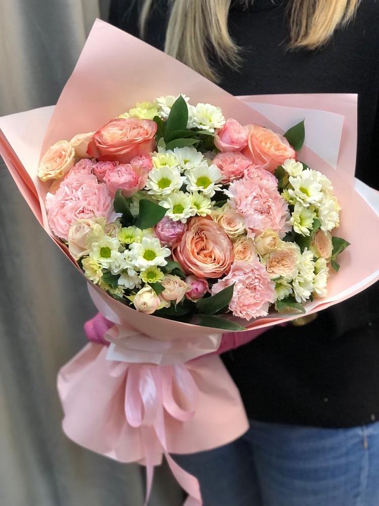 Букет цветов из: Гвоздики, Розы и Хризантемы в Пролетарском Белгородской области