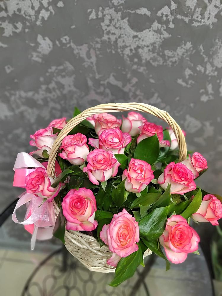Цветочная композиция из Розы в корзине в Пролетарском Белгородской области