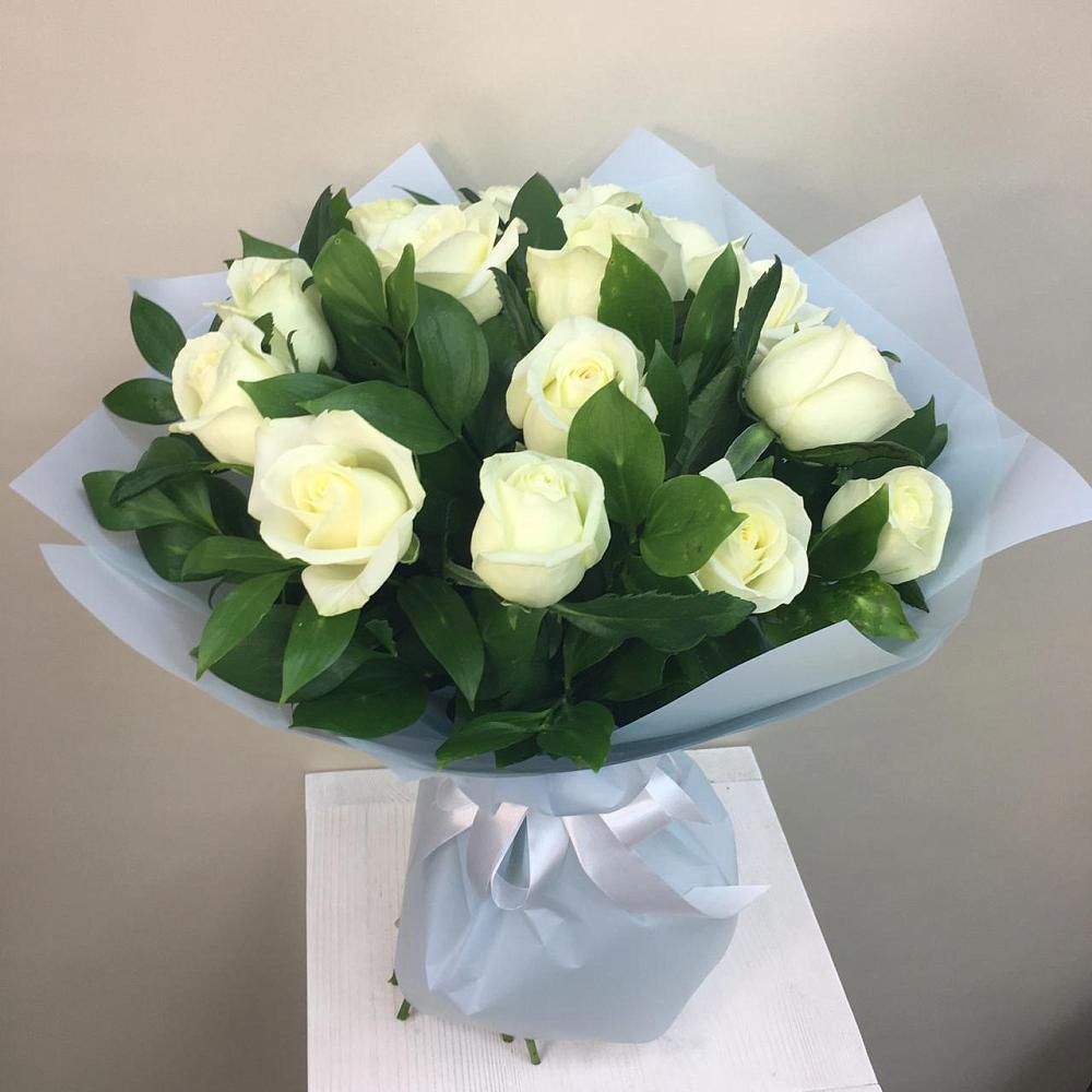 Букет 15 Белых роз Проуд в Пролетарском Белгородской области