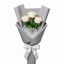 Букет 3 белые розы в Пролетарском Белгородской области