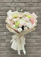 Букет цветов из:  Гвоздики, Розы, Лизиантусы и Хризантемы в Пролетарском Белгородской области
