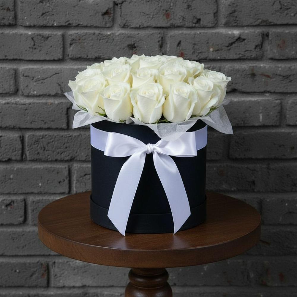 Цветочная композиция из Розы в шляпной коробке в Пролетарском Белгородской области